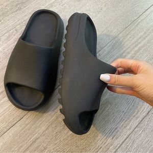 Yeezy size 7 women ONYX in black without the box